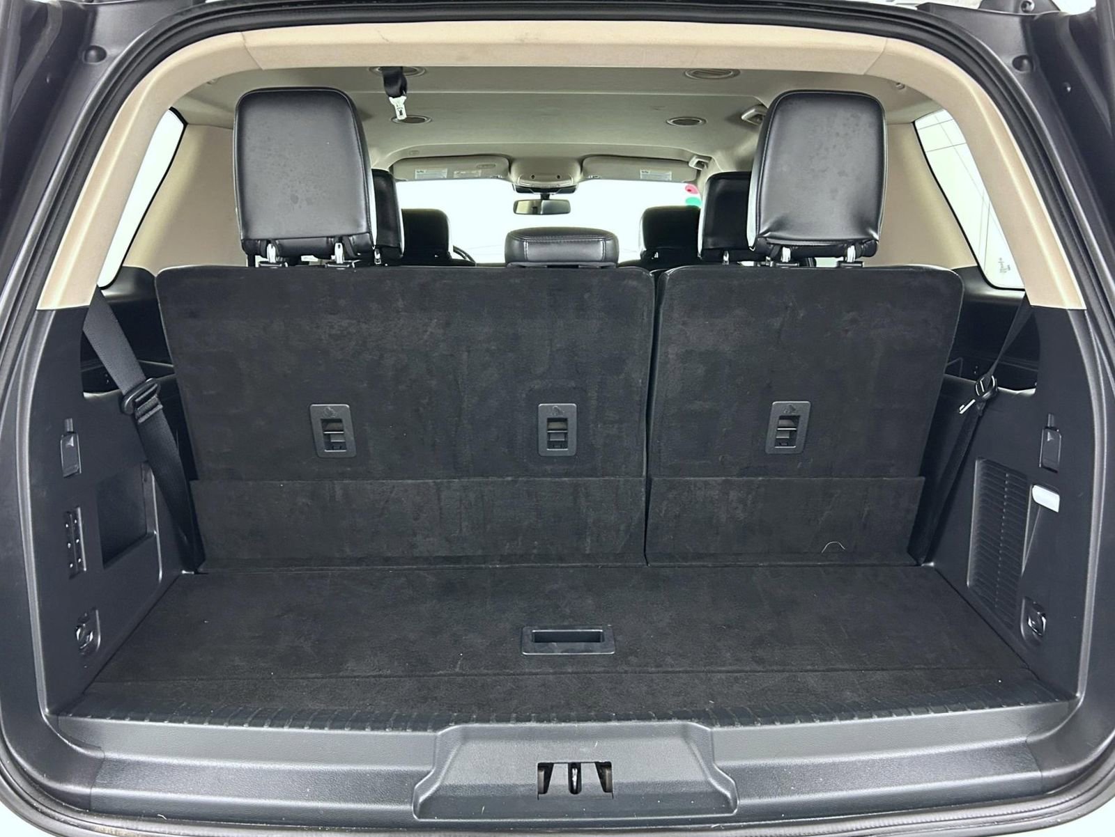 Used 2024 Ford Expedition XLT image 23