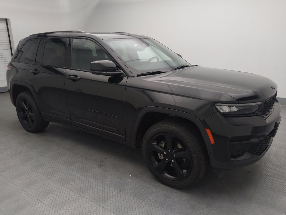 Used 2023 Jeep Grand Cherokee Altitude AWD/4WD image 11