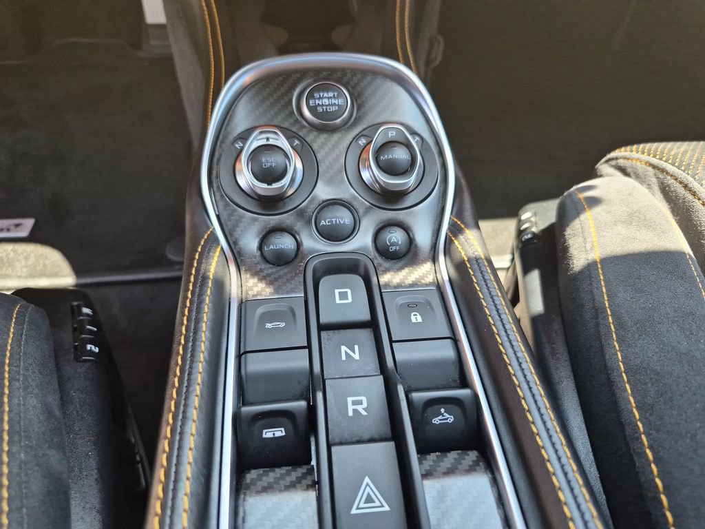 Used 2018 McLaren 570S Spider RWD image 27