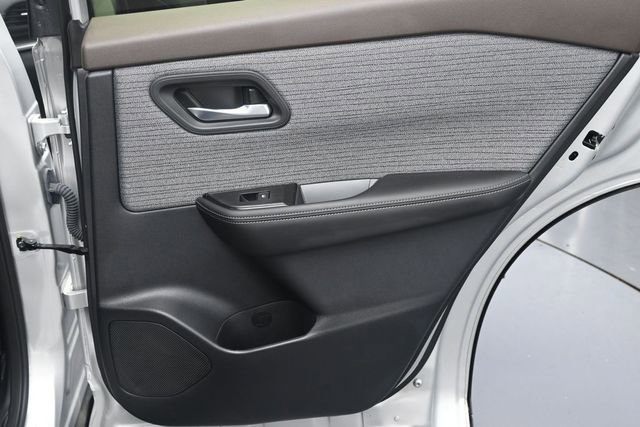 Used 2023 Nissan Rogue SV FWD image 31