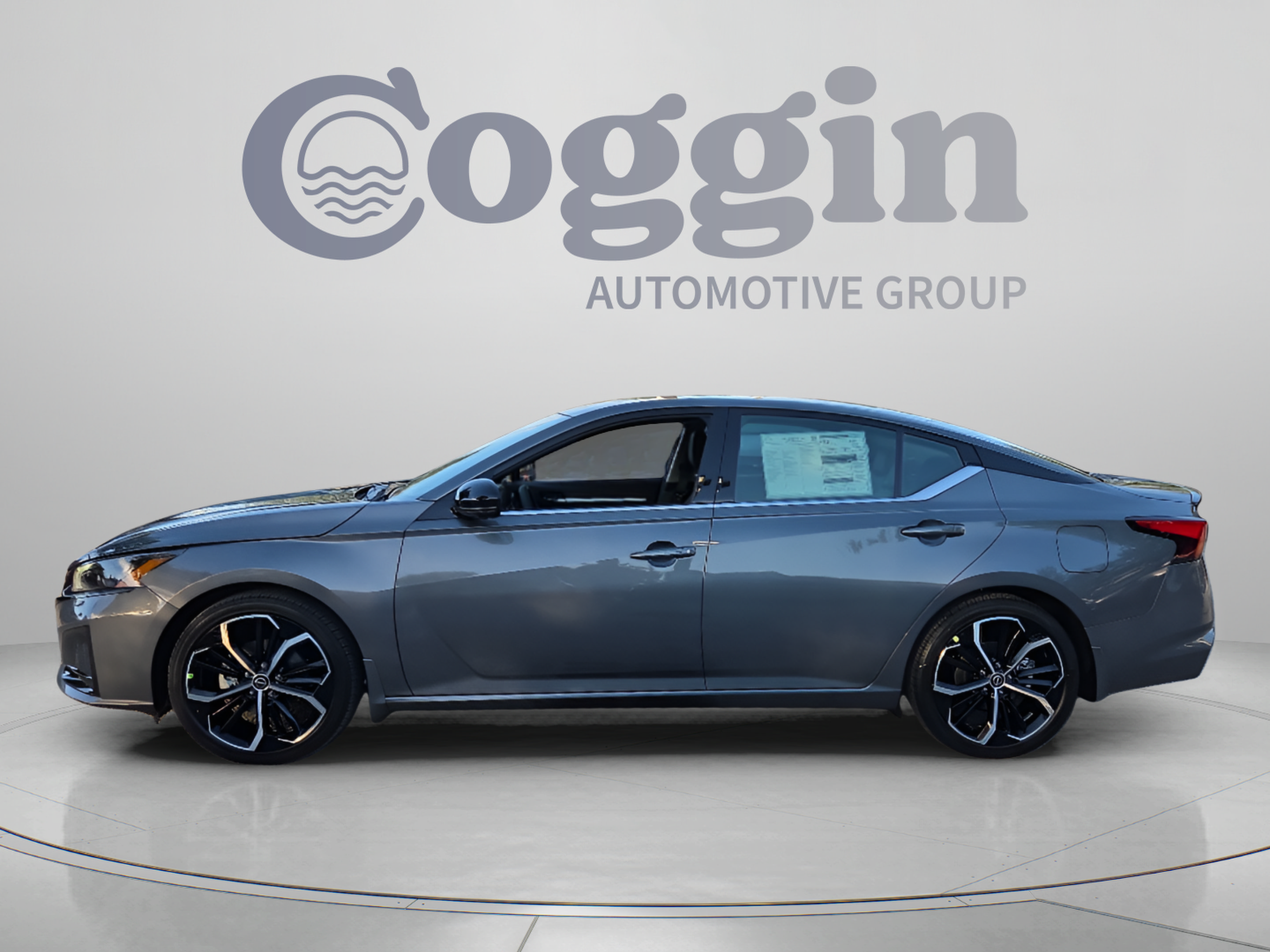 New 2026 Nissan Altima 2.5 SR w/ SR Premium Package FWD image 2