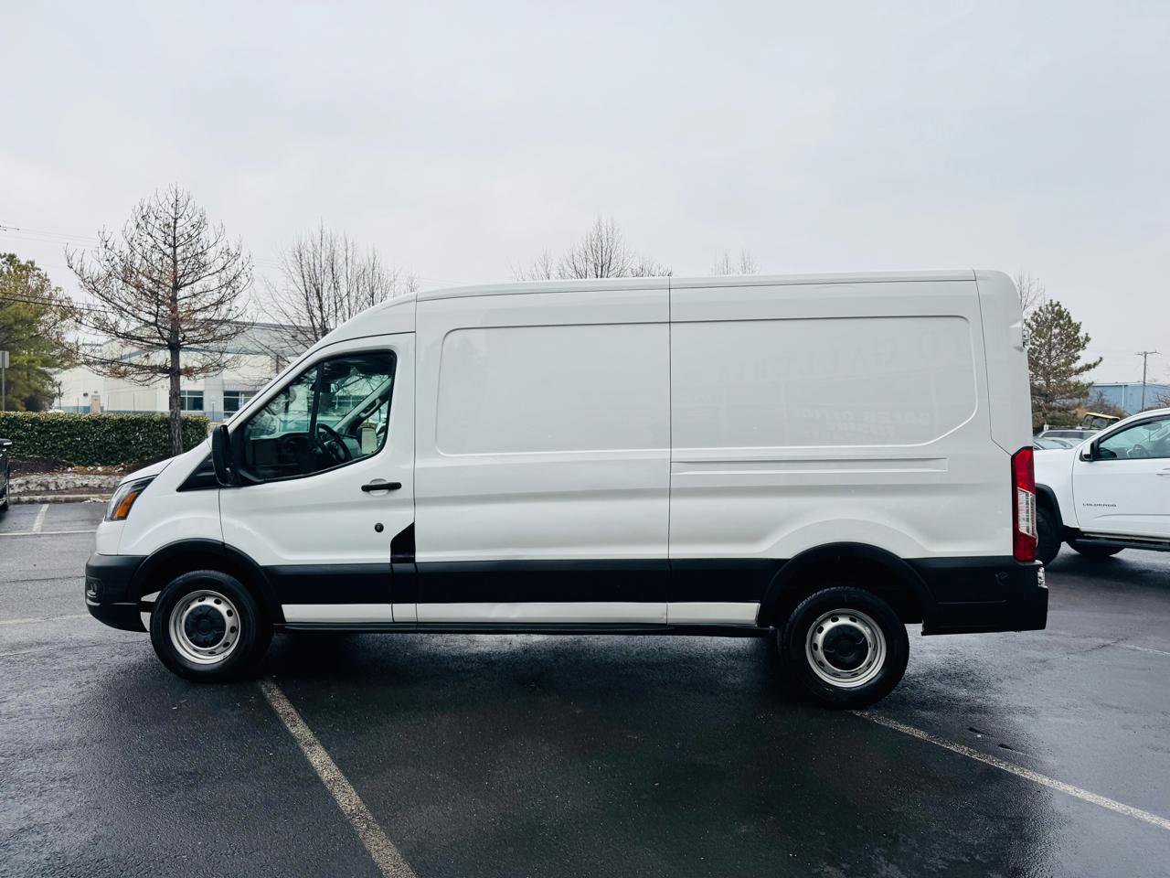 Used 2020 Ford Transit 250 Medium Roof w/ Load Area Protection Package image 10