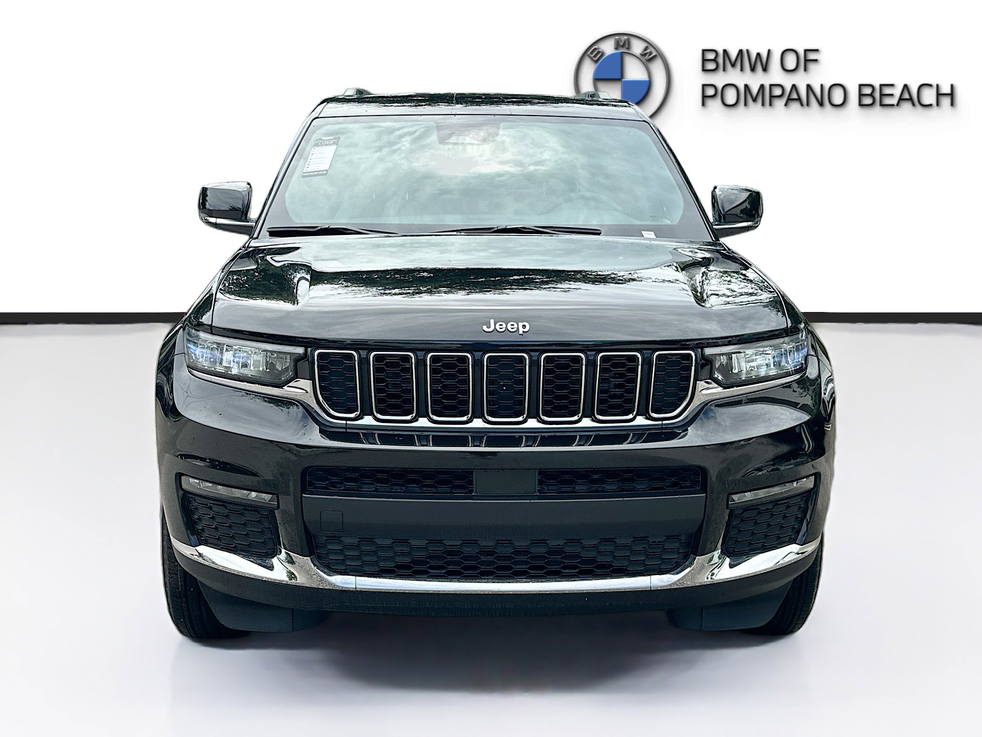 Used 2024 Jeep Grand Cherokee L Limited RWD image 2