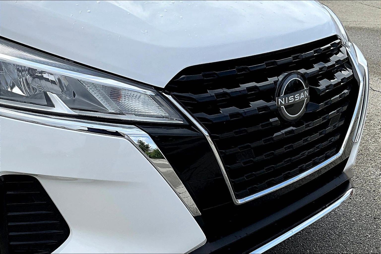 Certified 2024 Nissan Kicks S image 32