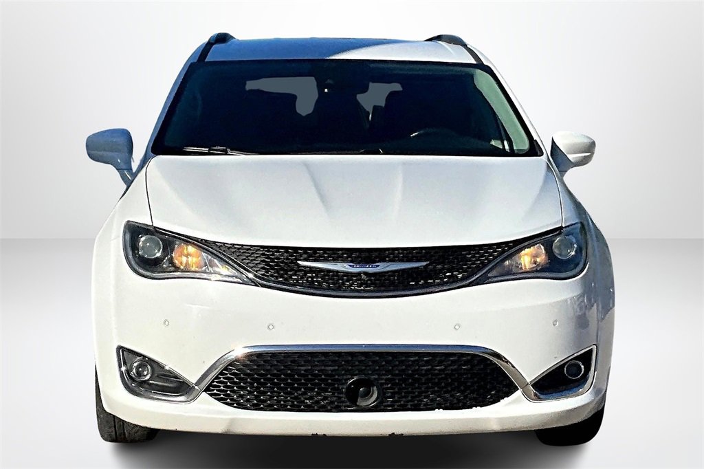 Used 2019 Chrysler Pacifica Touring-L Plus w/ Advanced Safetytec Group image 2