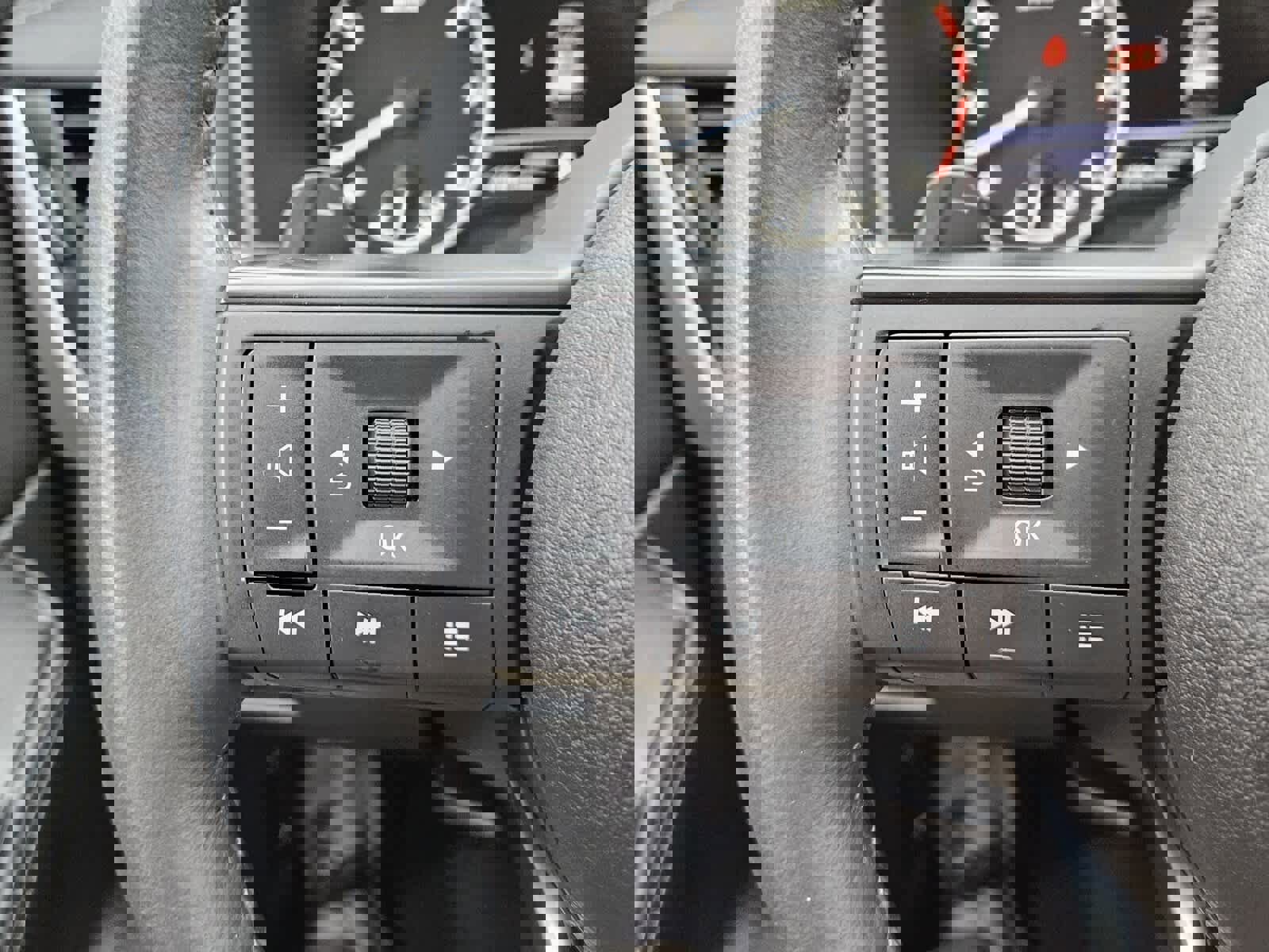 Used 2024 Nissan Rogue SV w/ SV Premium Package image 12