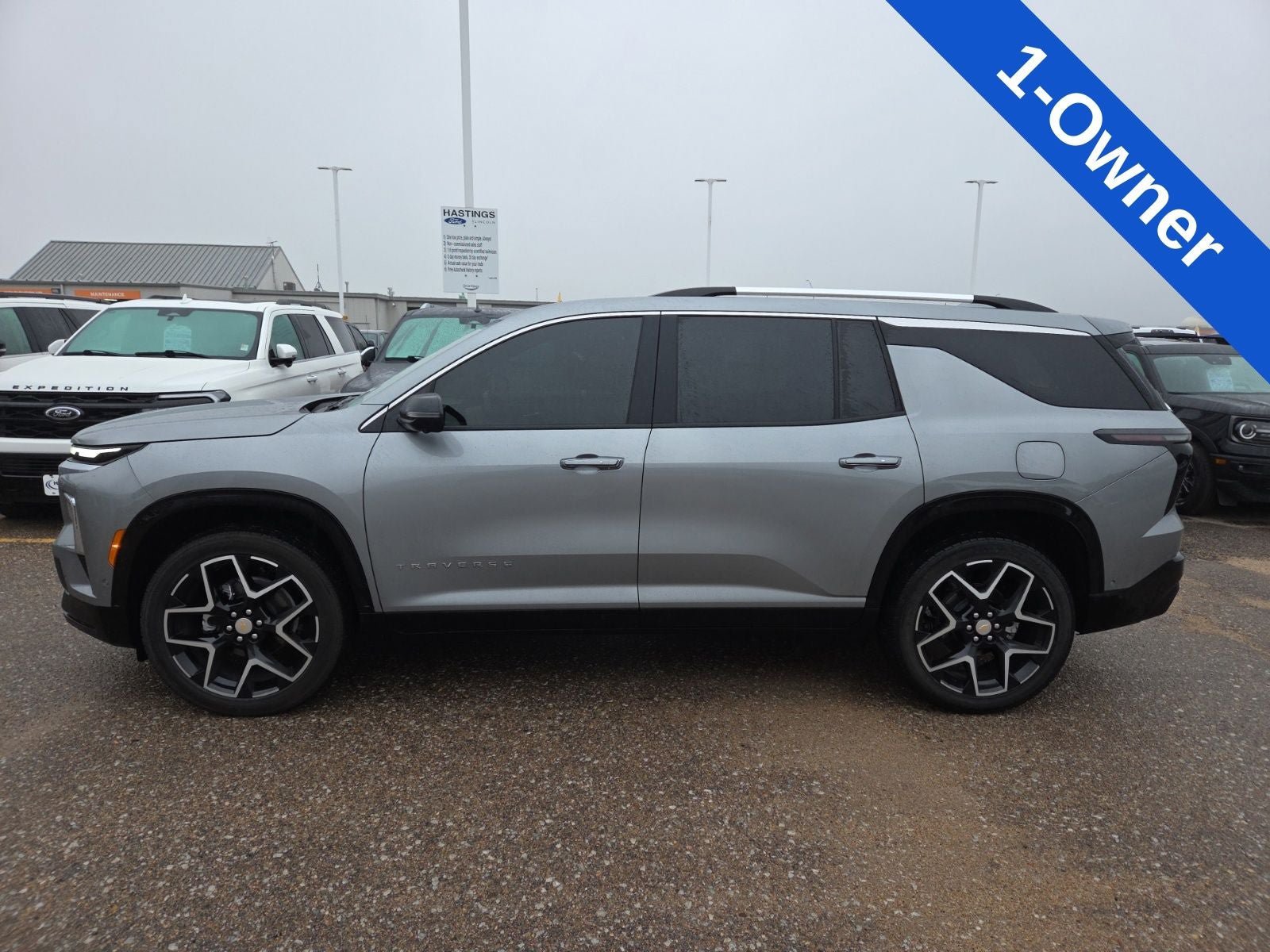 Used 2026 Chevrolet Traverse High Country AWD/4WD image 2