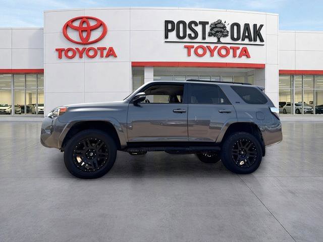 Used 2018 Toyota 4Runner SR5 Premium image 3