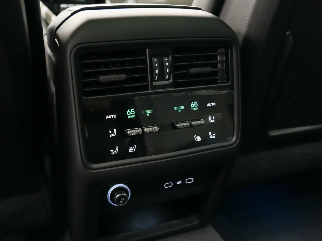 New 2026 Porsche Cayenne GTS AWD/4WD image 16