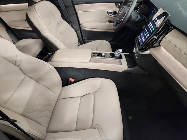 New 2026 Volvo XC90 B6 Plus w/ Protection Package Premier image 3