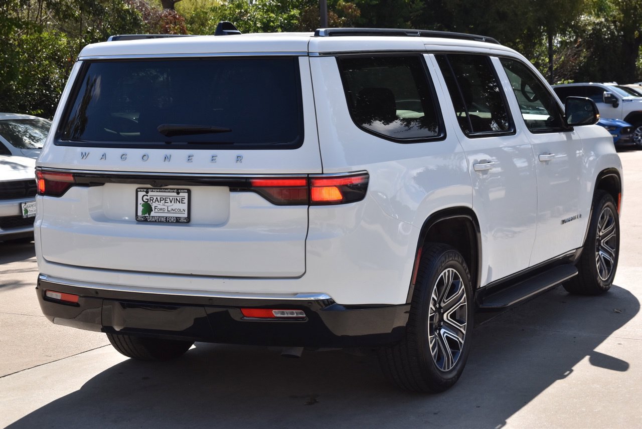 Used 2025 Jeep Wagoneer Series II AWD/4WD image 8