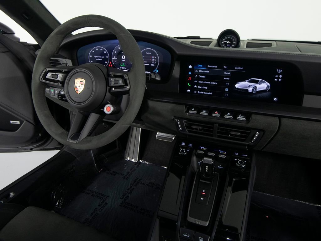 Certified 2025 Porsche 911 Carrera 4 GTS AWD/4WD image 36
