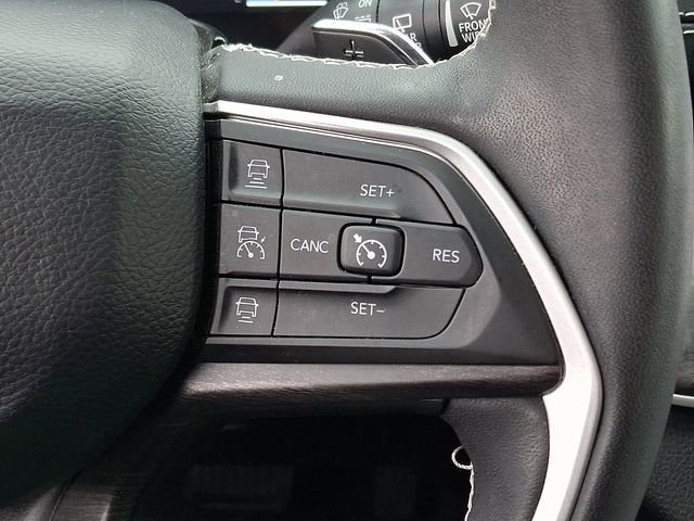 Used 2023 Jeep Grand Cherokee Limited image 22