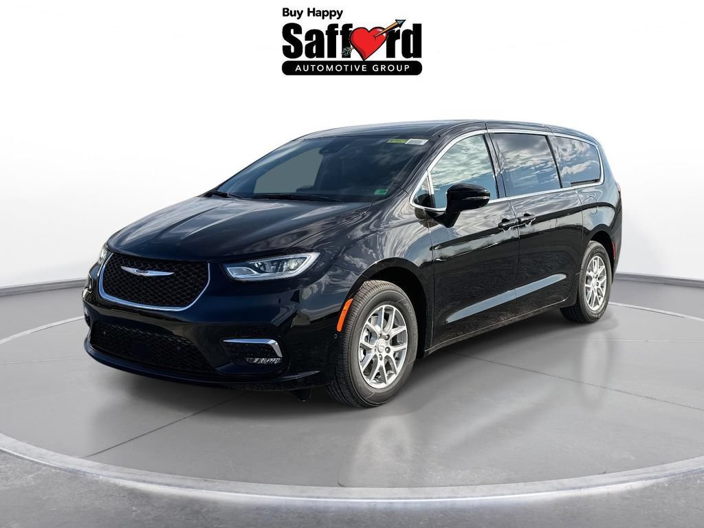 New 2026 Chrysler Pacifica Select