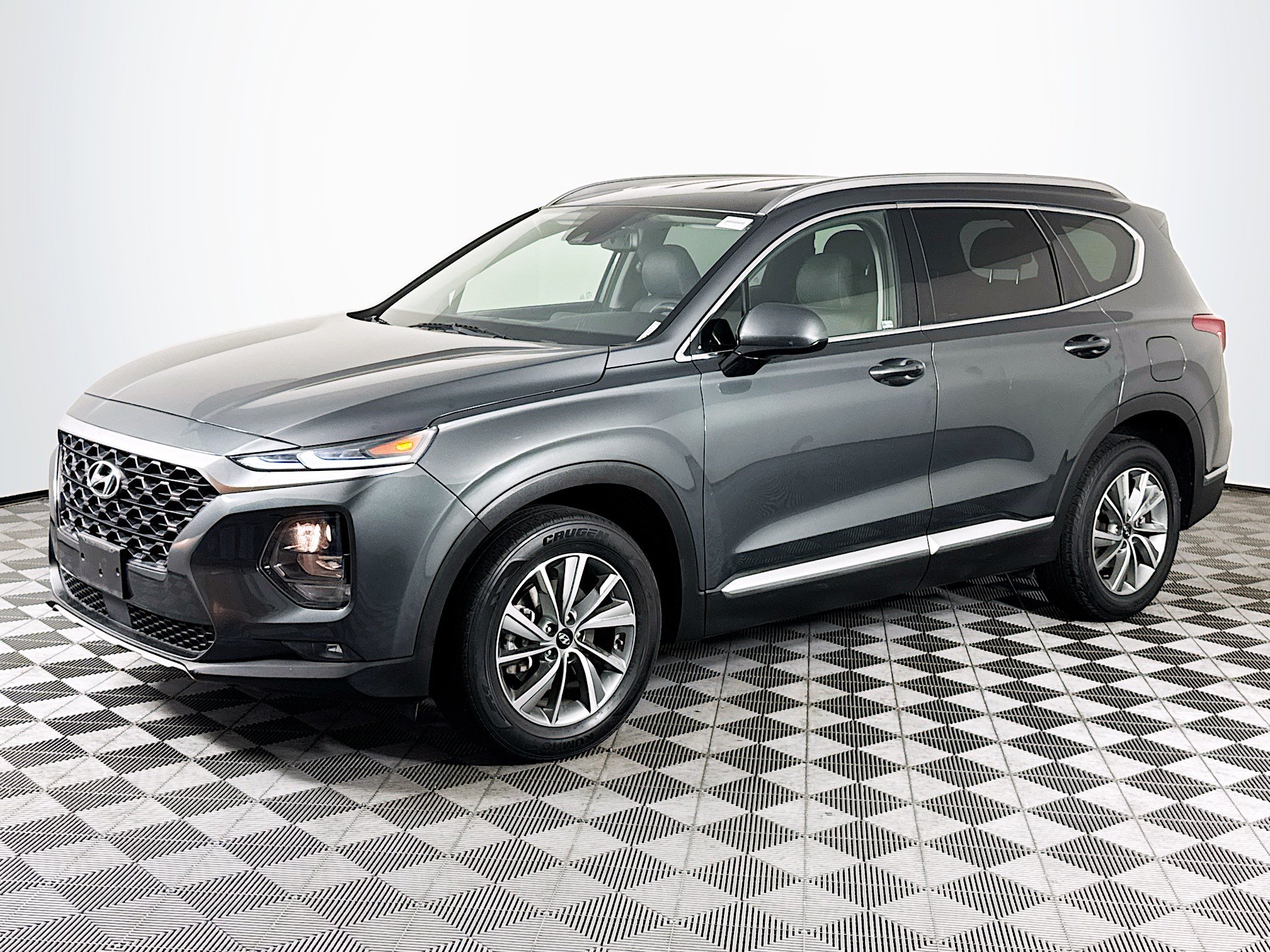Used 2019 Hyundai Santa Fe SEL w/ Cargo Package FWD image 4