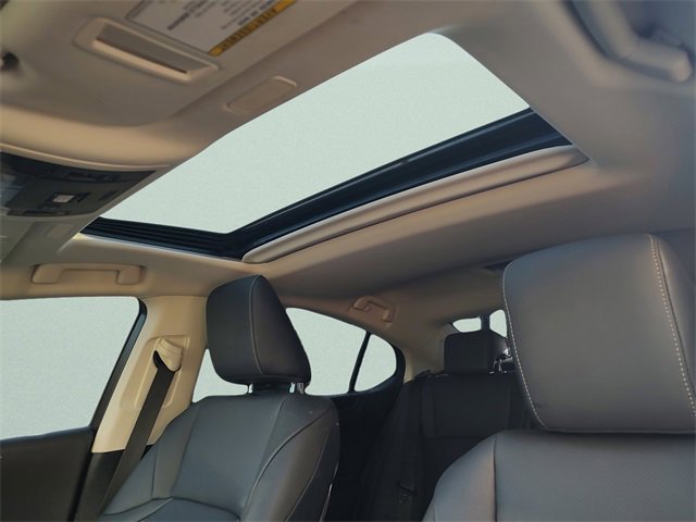 Used 2024 Lexus ES 350 w/ Premium Package image 29