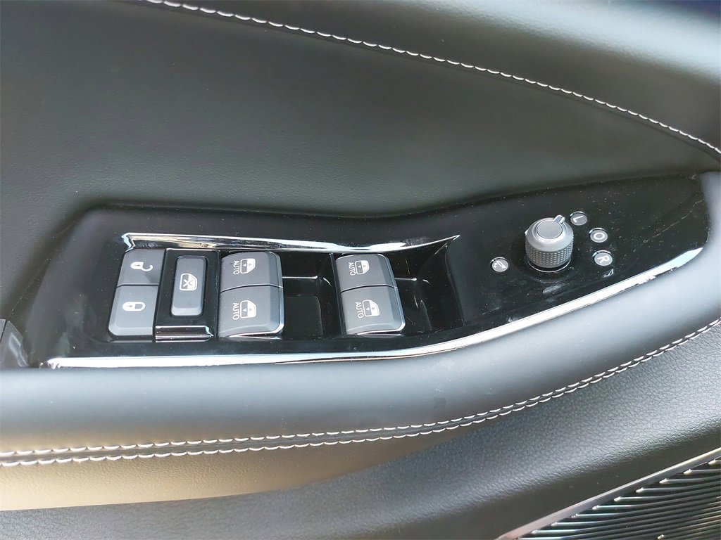 New 2024 Jeep Grand Cherokee Overland w/ Luxury Tech Group IV image 28