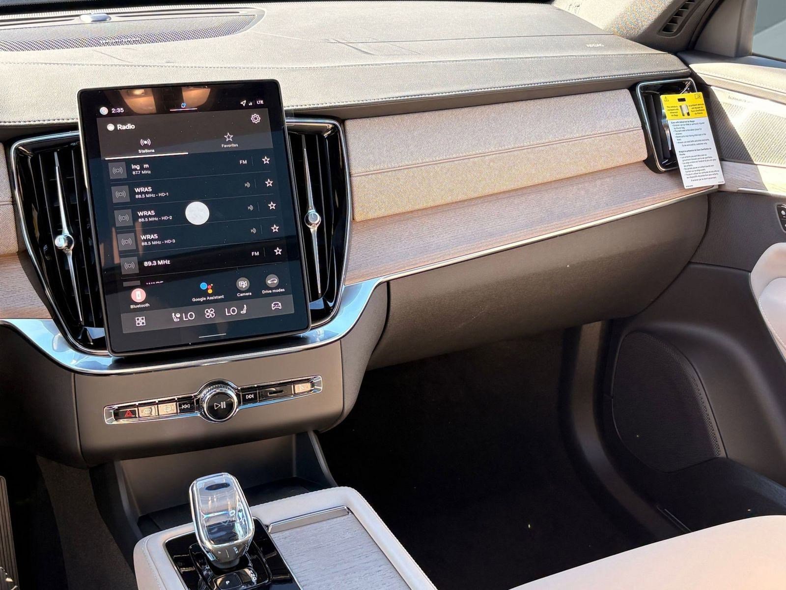 New 2026 Volvo XC90 B6 Plus w/ Protection Package image 24