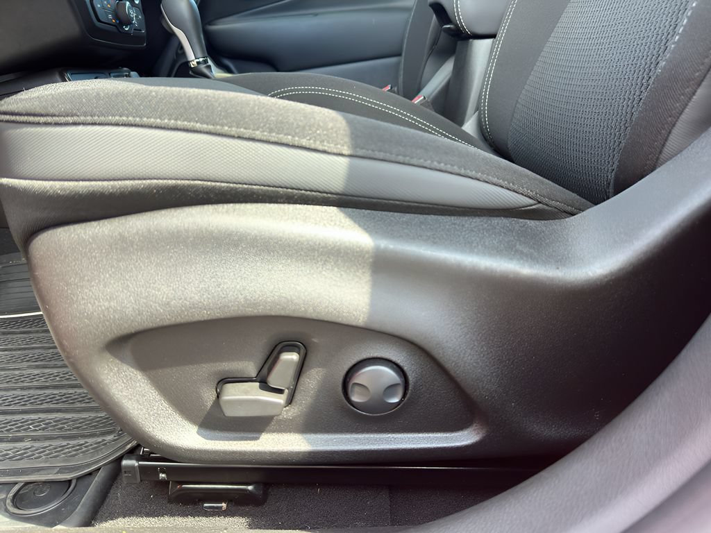 Used 2023 Jeep Renegade Latitude w/ Sun/Sound Group AWD/4WD image 12