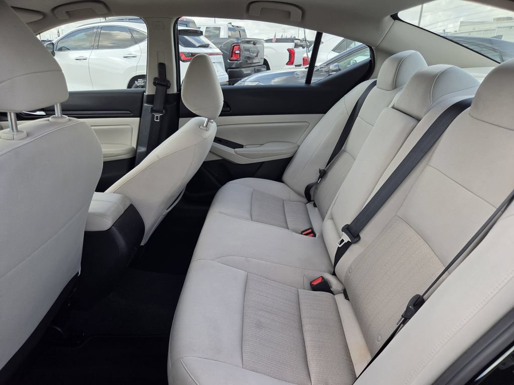 Used 2025 Nissan Altima 2.5 SV FWD image 28