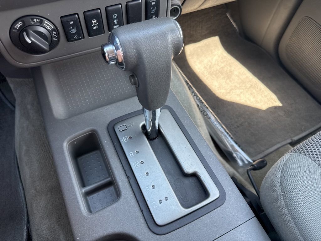 Used 2016 Nissan Frontier SV w/ SV Value Truck Package AWD/4WD image 16