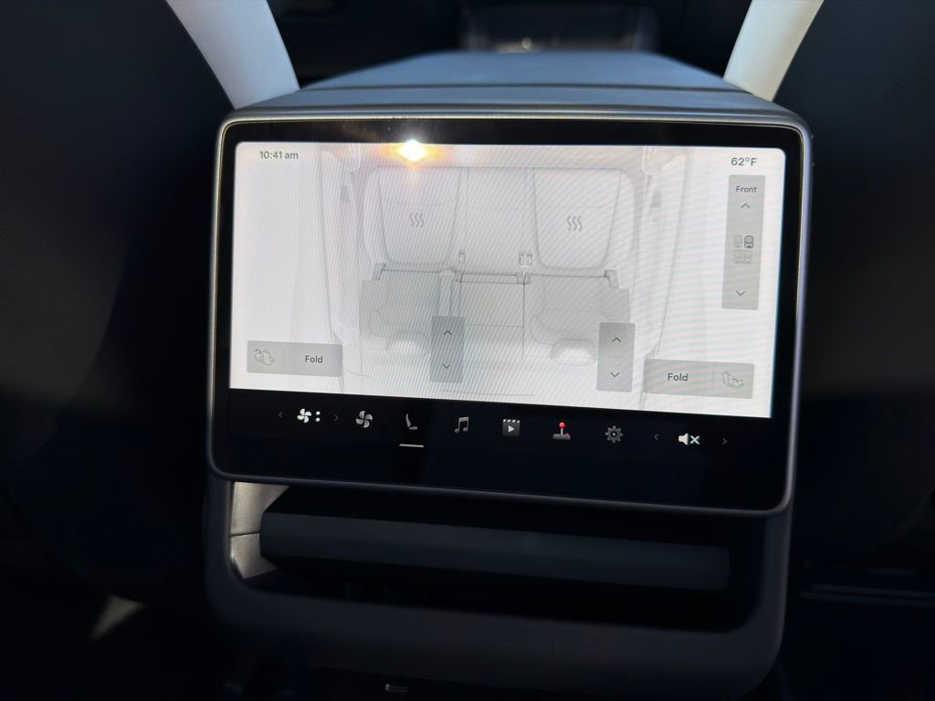 Used 2026 Tesla Model Y Long Range image 38