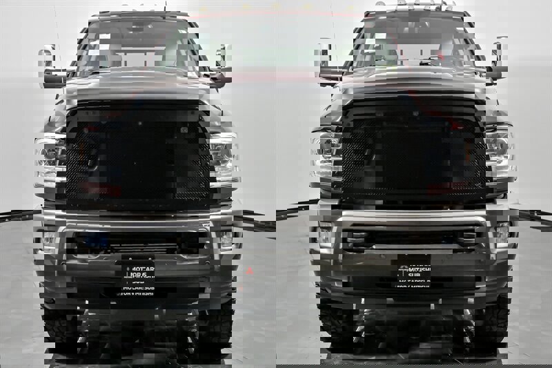 Used 2018 RAM 3500 Laramie Longhorn w/ Longhorn Southfork Package image 4