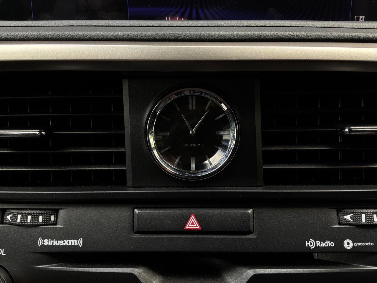 Used 2022 Lexus RX 450h AWD w/ Premium Package image 38