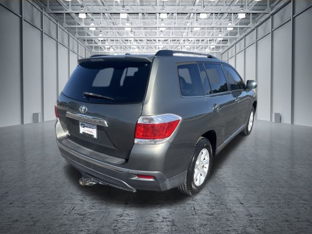 Used 2012 Toyota Highlander FWD w/ Tech Pkg image 5