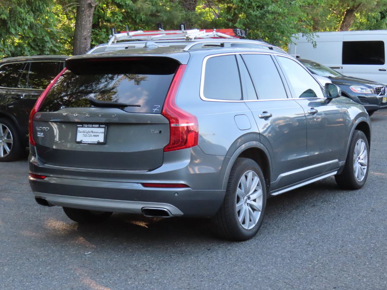 Used 2017 Volvo XC90 T6 Momentum w/ Vision Package AWD/4WD image 5