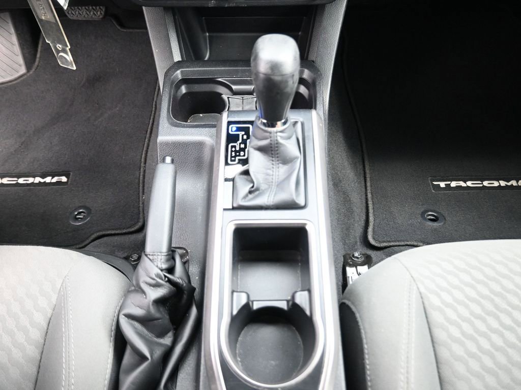Used 2022 Toyota Tacoma SR5 RWD image 9