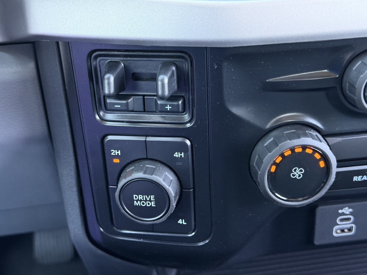 New 2026 Ford F350 XLT AWD/4WD image 18