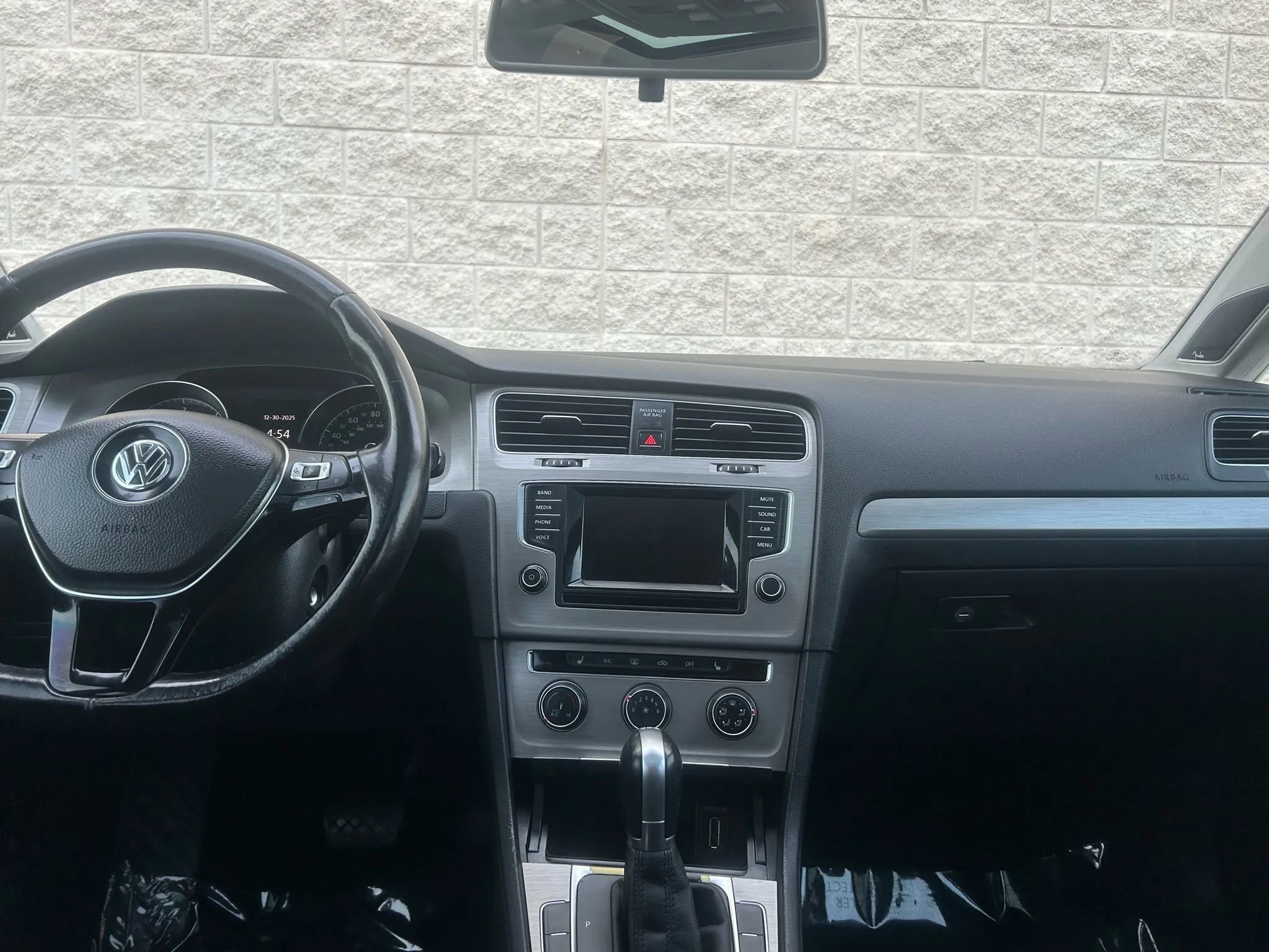 Used 2015 Volkswagen Golf TDI SE image 23