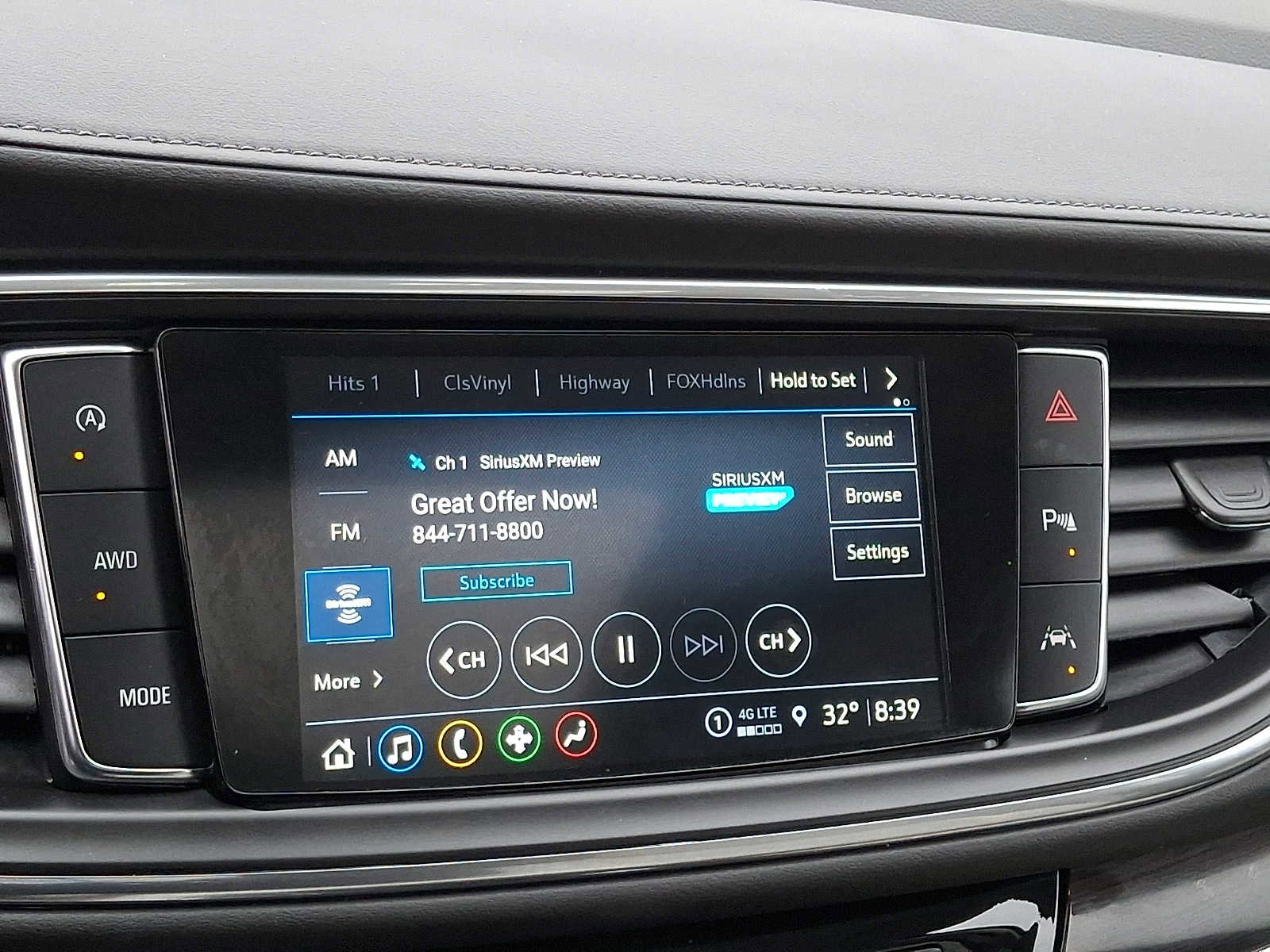Used 2024 Buick Enclave Essence w/ Experience Buick Package image 18