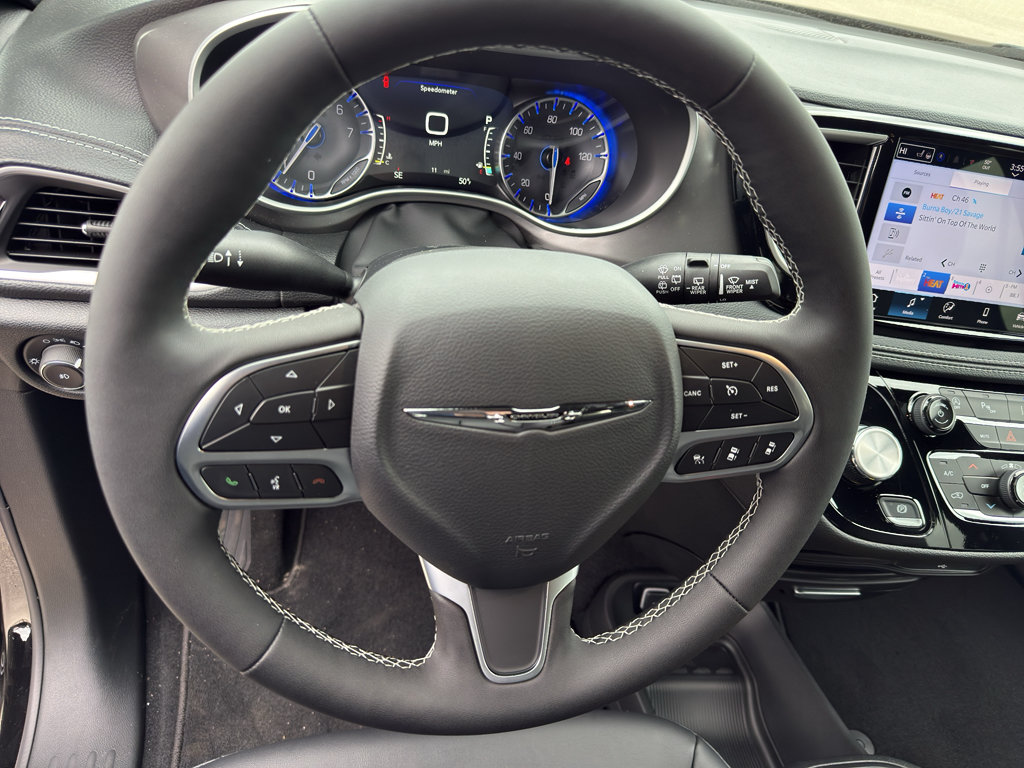 New 2026 Chrysler Pacifica Select FWD image 14