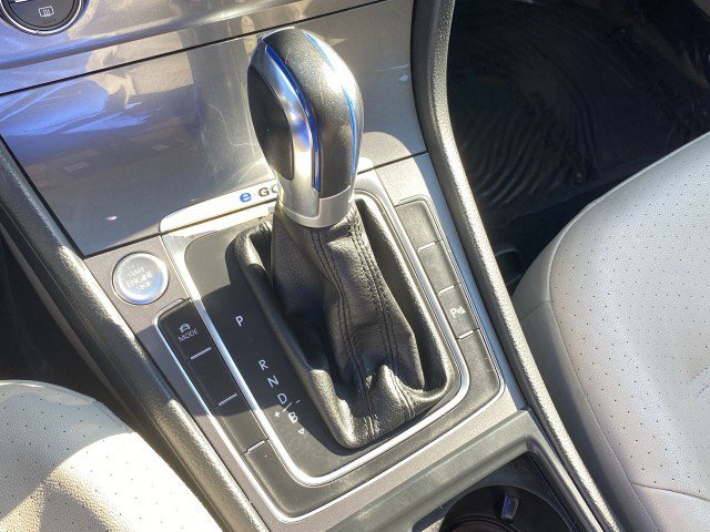 Used 2015 Volkswagen e-Golf SEL Premium image 16