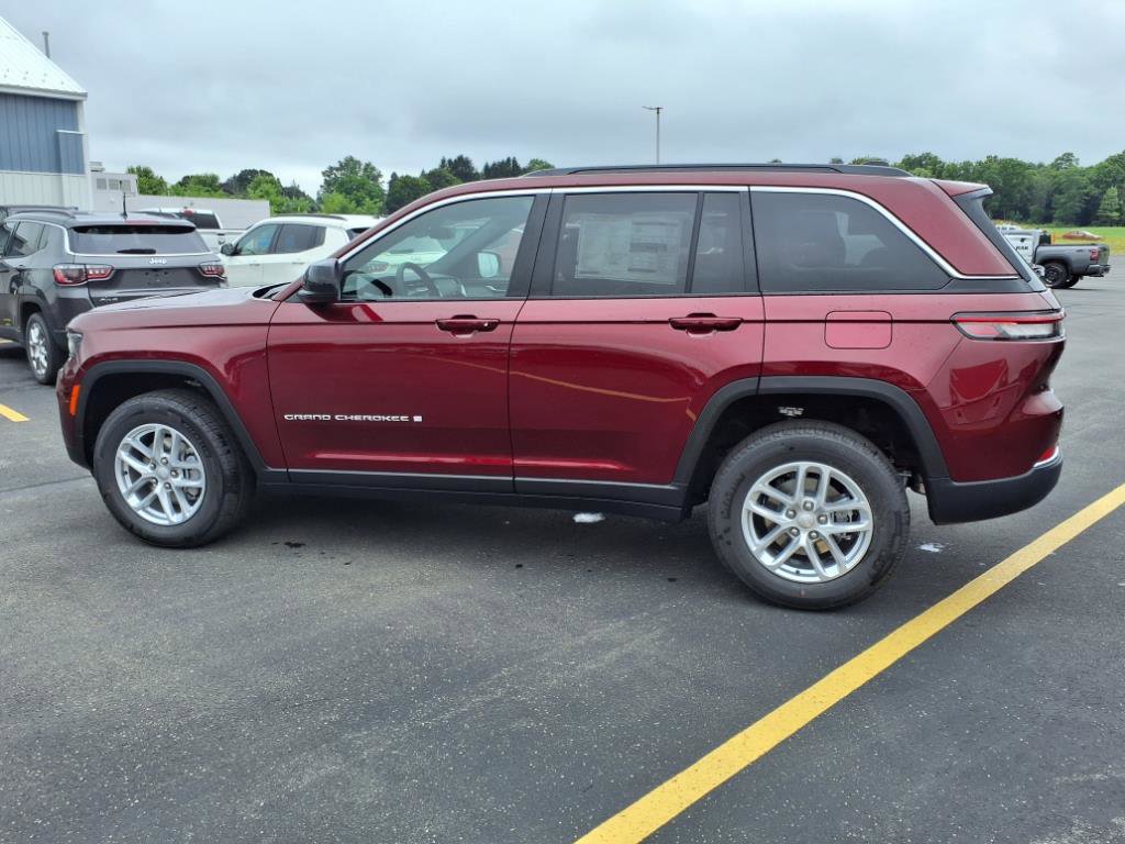 New 2025 Jeep Grand Cherokee Laredo X image 8