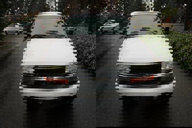 Used 2002 Chevrolet S10 Pickup LS w/ LS Preferred Equipment Group image 9