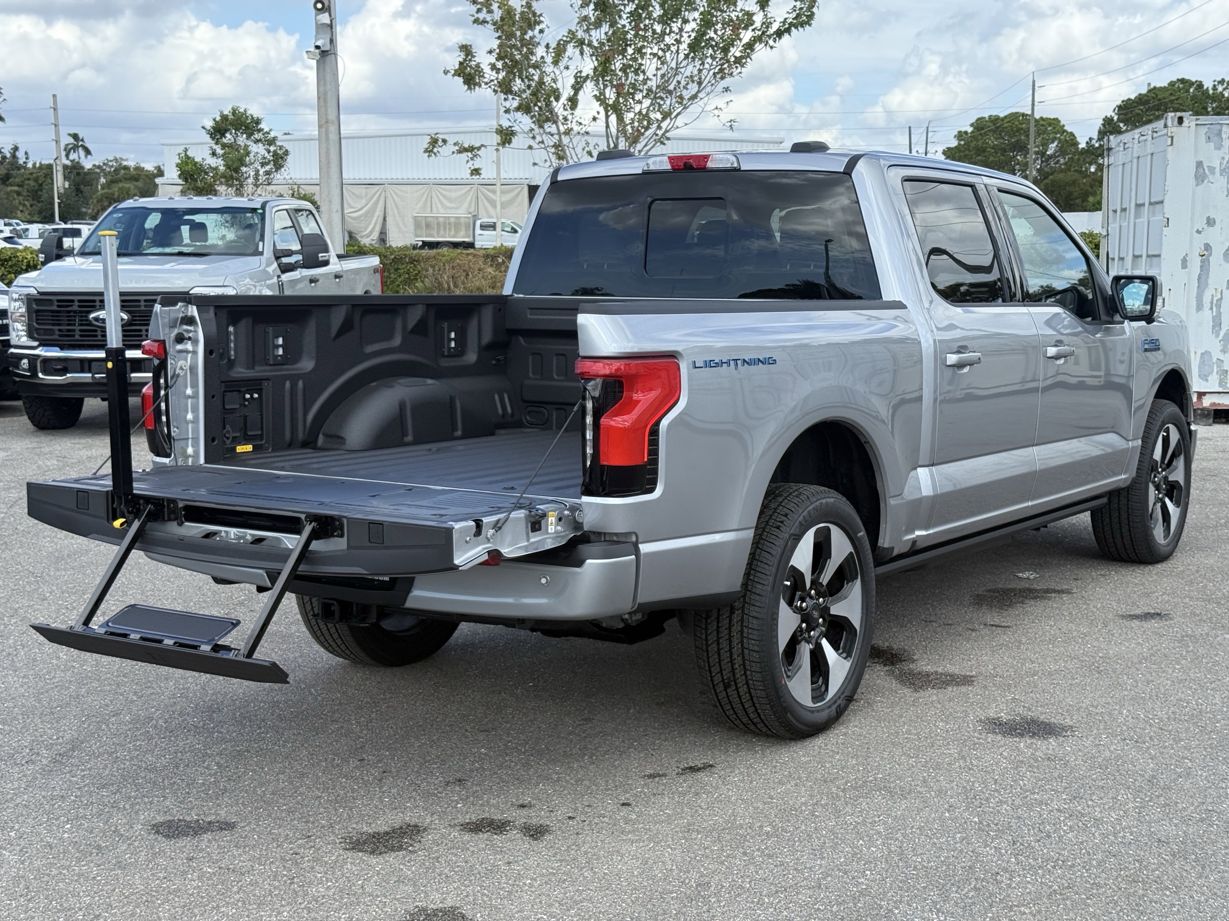 New 2025 Ford F150 Lightning Platinum AWD/4WD image 14