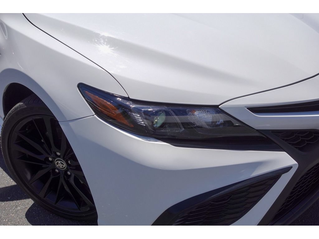 Used 2023 Toyota Camry SE FWD image 2