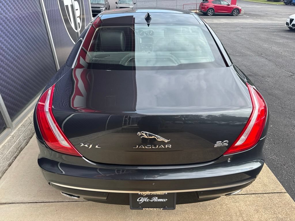 Used 2017 Jaguar XJ L Portfolio AWD/4WD image 11