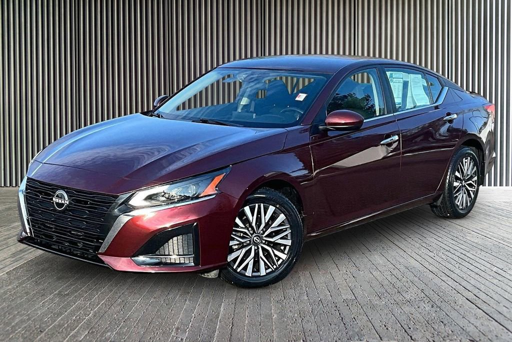 Used 2023 Nissan Altima 2.5 SV AWD/4WD image 13
