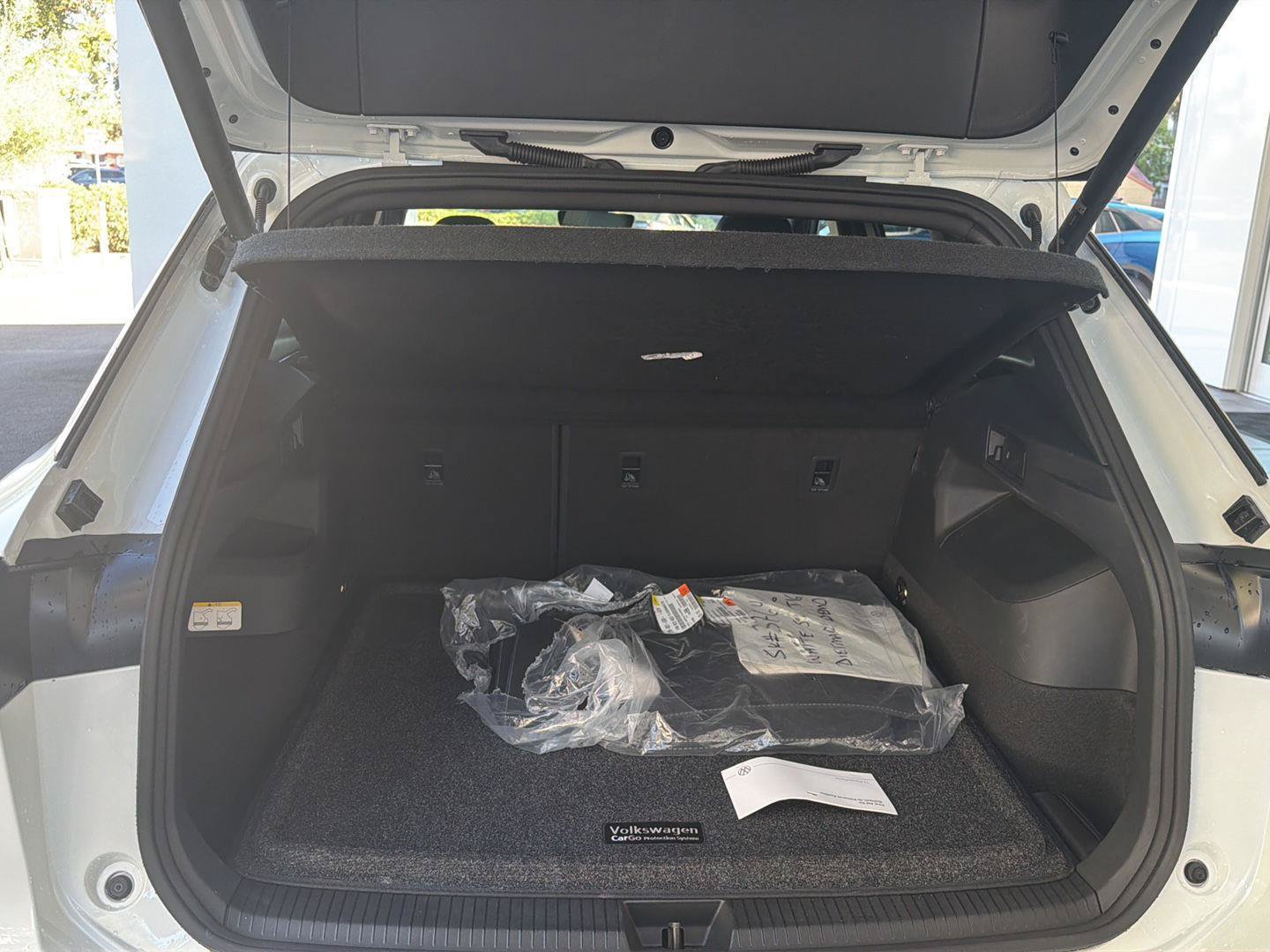 New 2025 Volkswagen Tiguan SEL R-Line AWD/4WD image 14