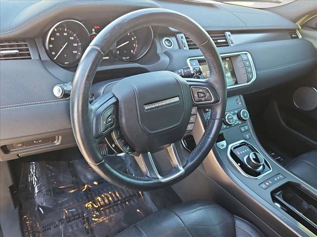 Used 2019 Land Rover Range Rover Evoque SE Premium image 10
