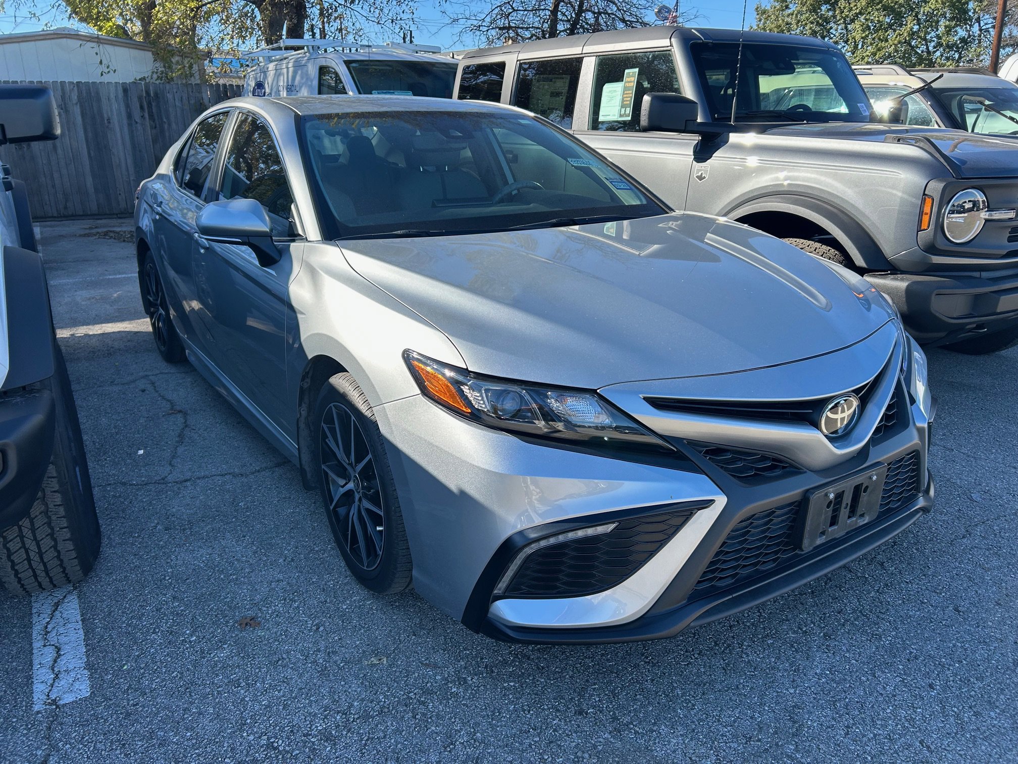 Used 2023 Toyota Camry SE image 11