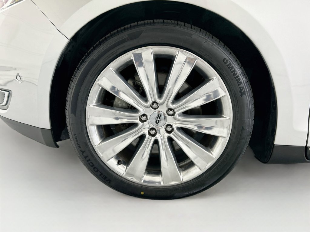 Used 2015 Lincoln MKS AWD w/ Equipment Group 201A image 29