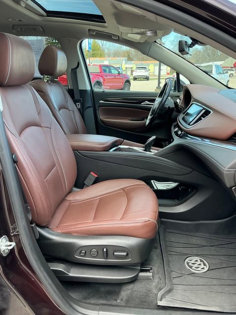 Used 2021 Buick Enclave Avenir w/ Avenir Technology Package AWD/4WD image 11