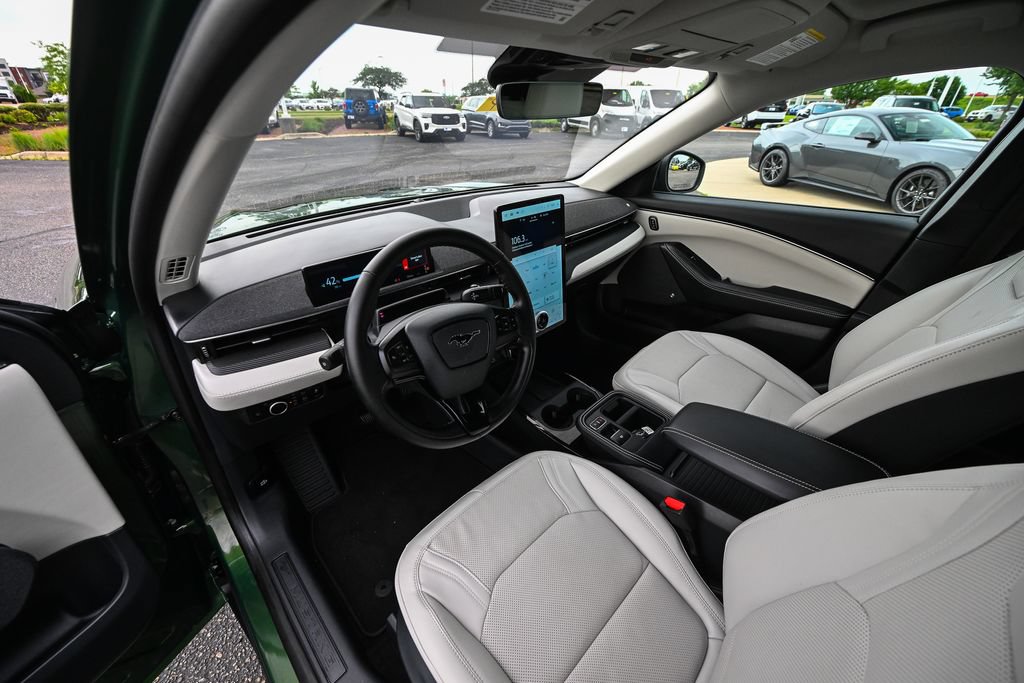 Used 2025 Ford Mustang Mach-E Premium AWD/4WD image 18