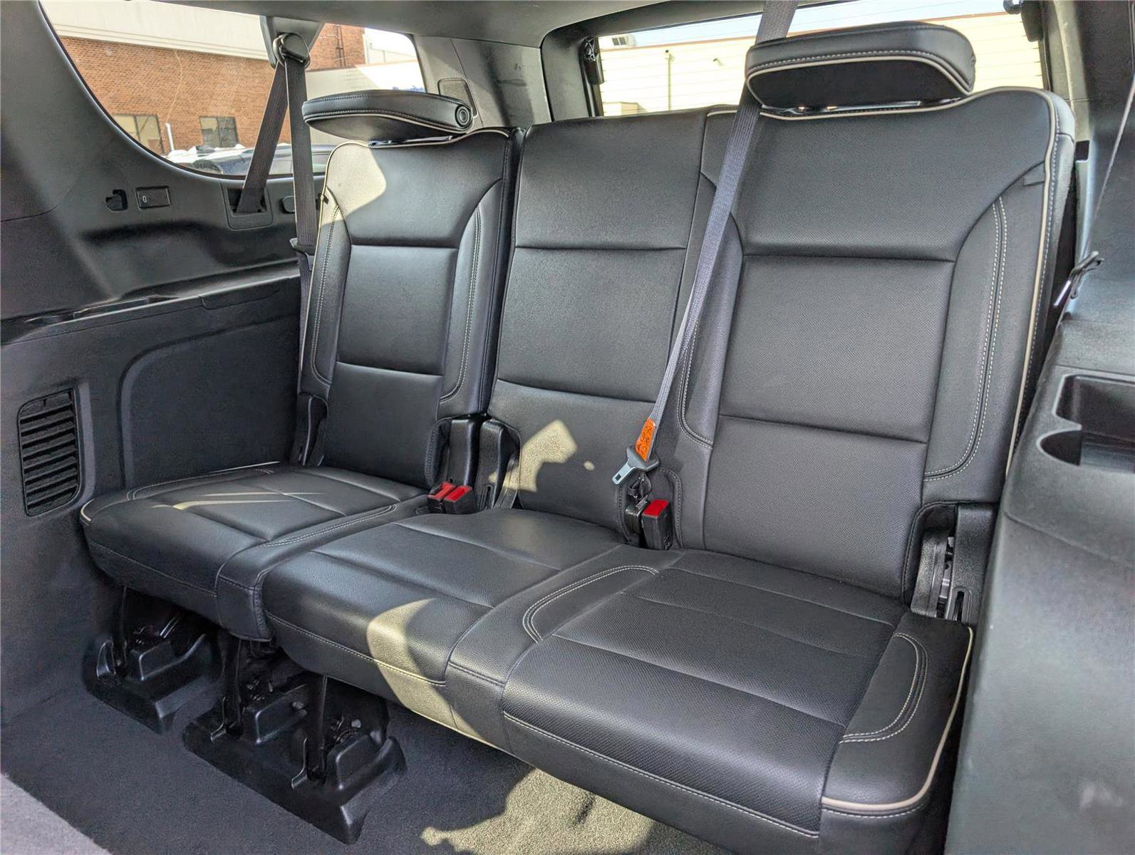 Used 2024 Chevrolet Suburban Premier image 15