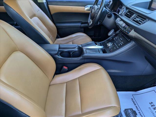 Used 2016 Lexus CT 200h image 19